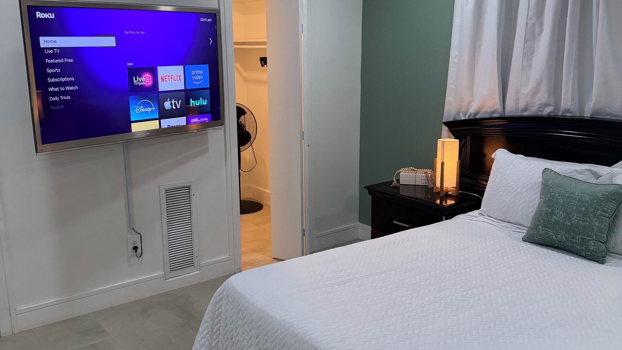 Photo of Bedroom in Lake Padgett Estates
