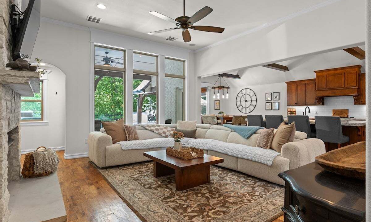 Photo of Livingroom in Broken Arrow