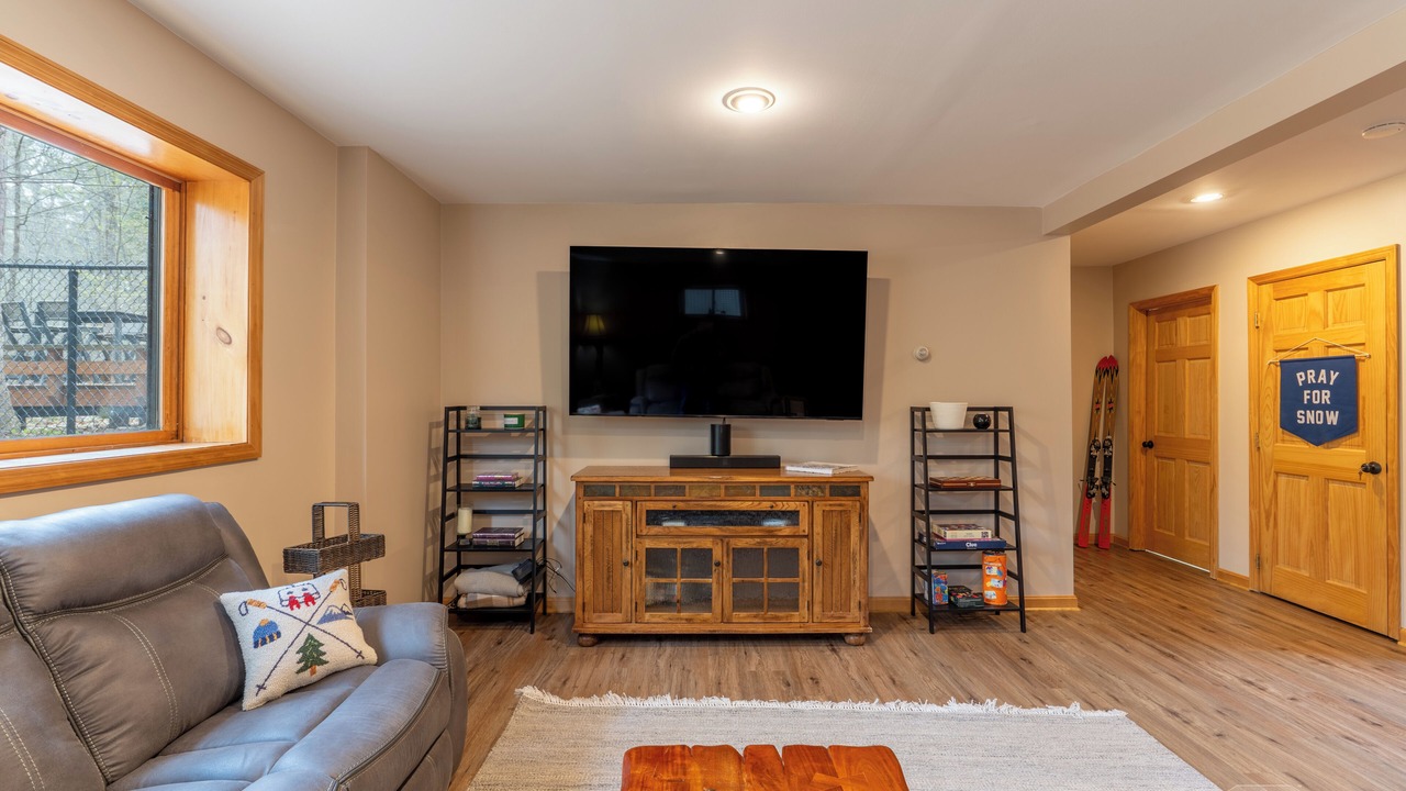 Photo of Livingroom in Jay