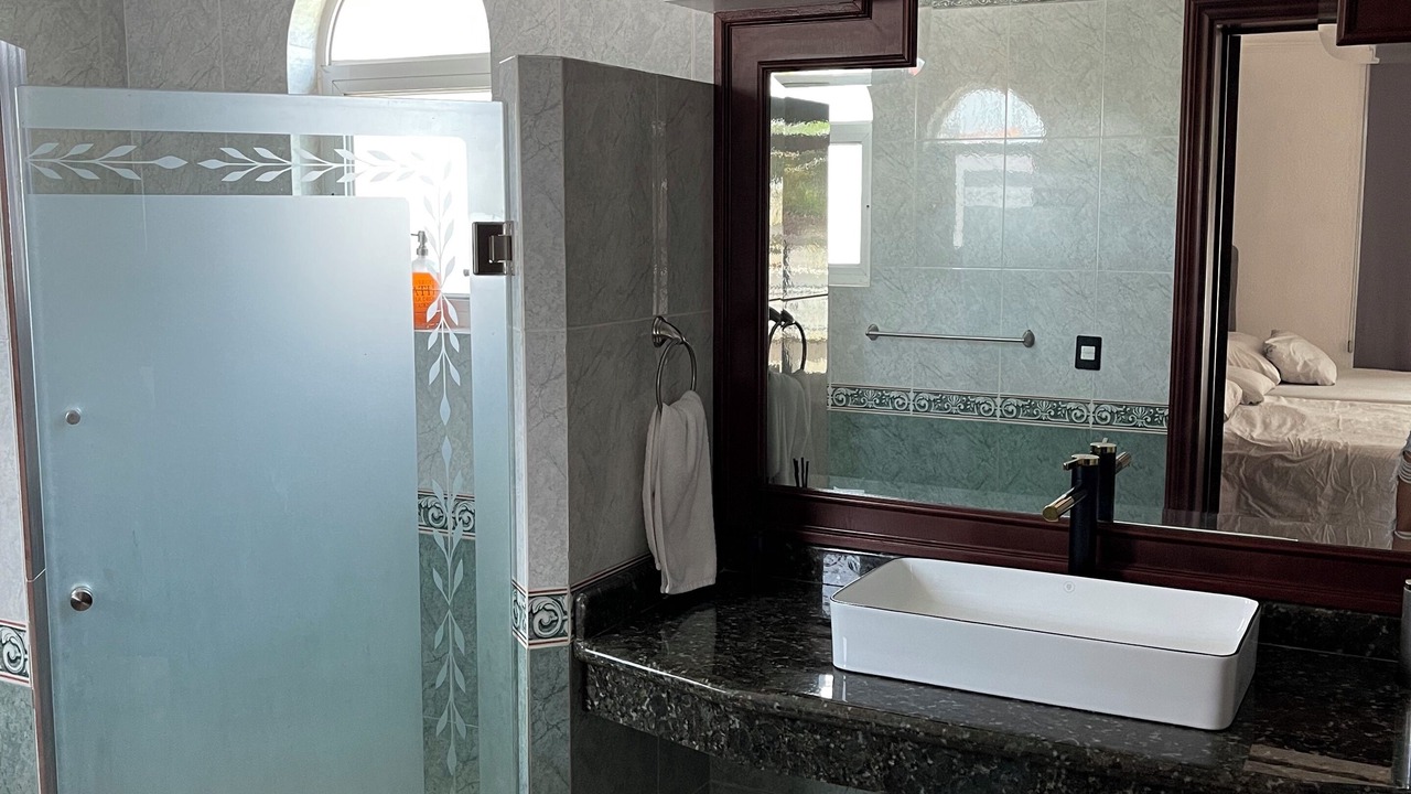 Photo of Bathroom in Sin Nombre
