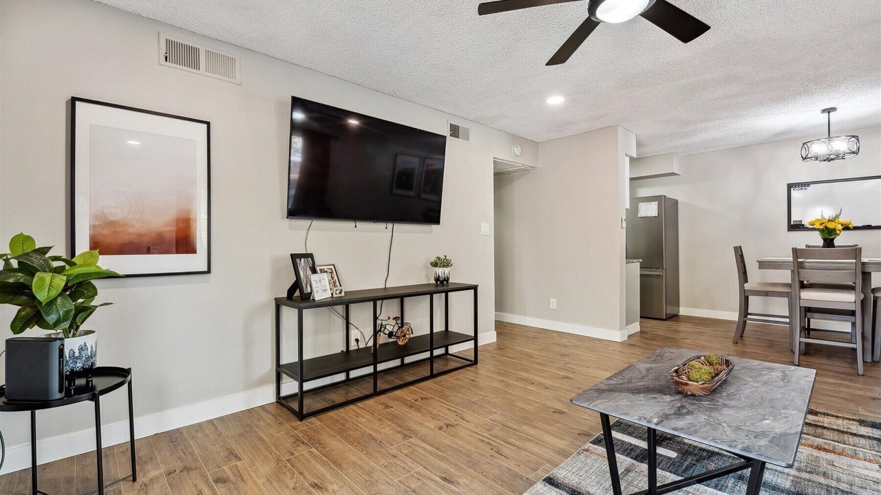Photo of Livingroom in Hampden South