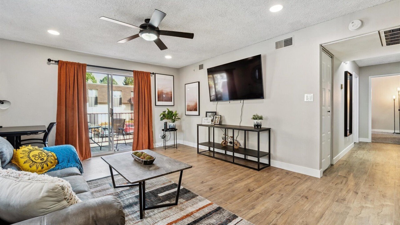 Photo of Livingroom in Hampden South