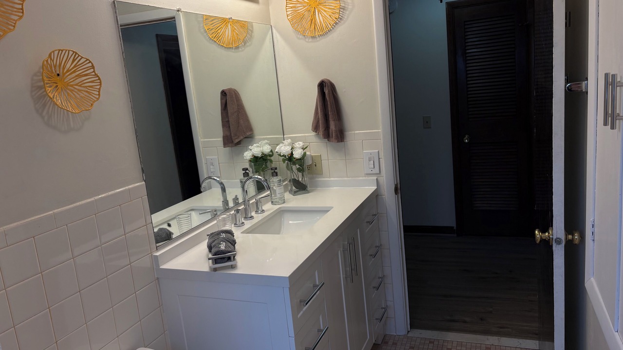 Photo of Bathroom in Lake Erie Beach
