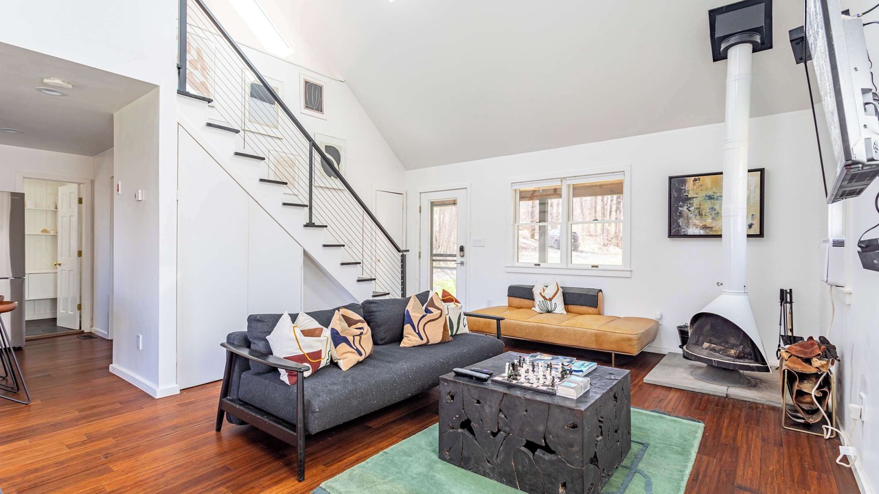Photo of Livingroom in Town of Colchester
