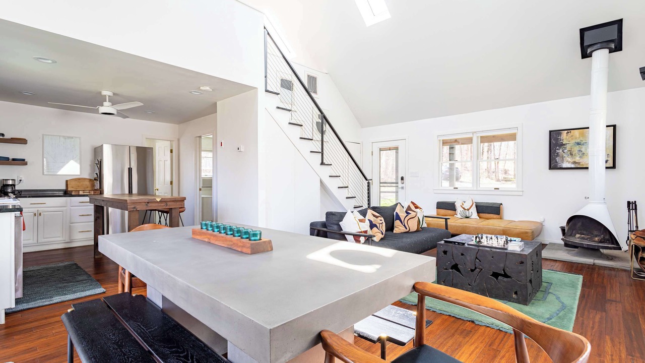 Photo of Livingroom in Town of Colchester