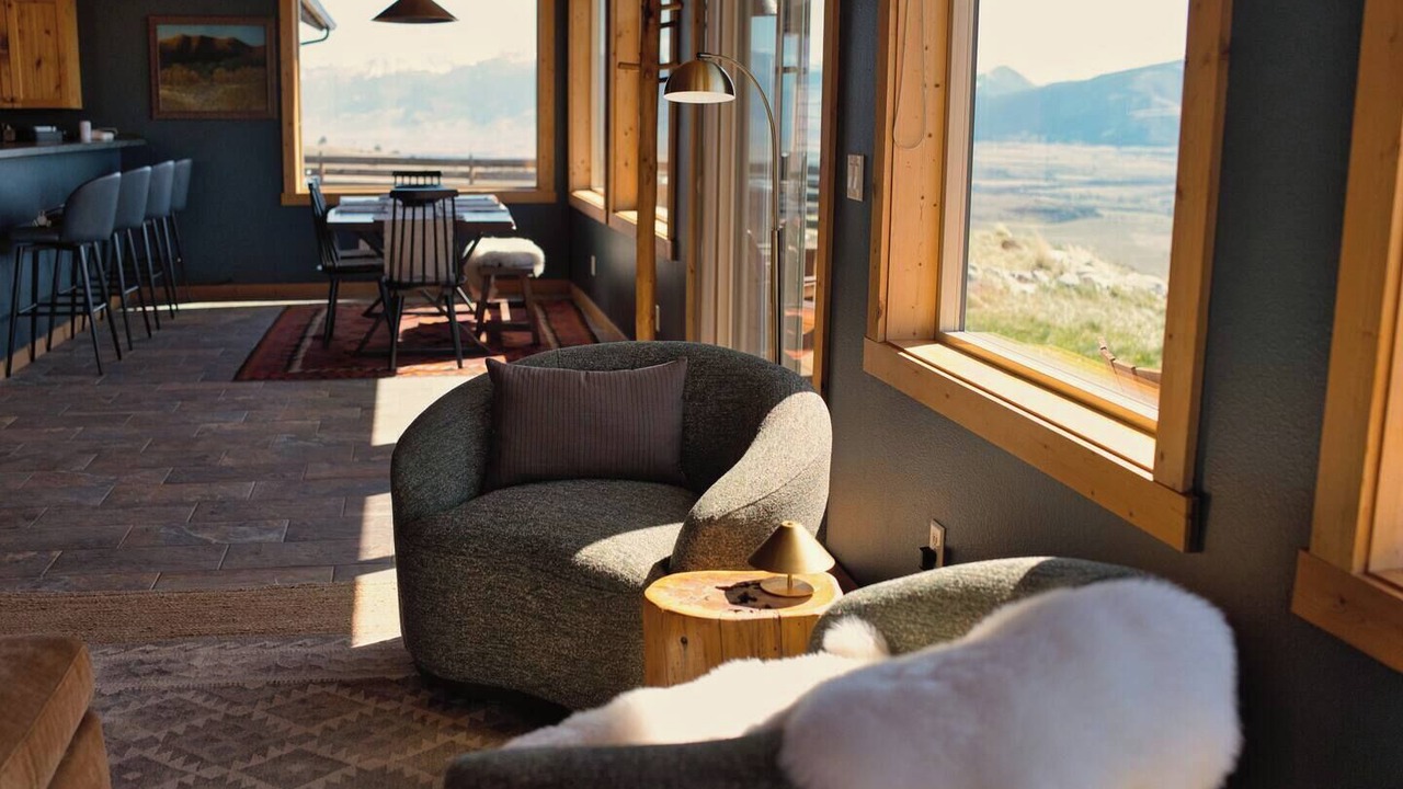 Photo of Livingroom in Emigrant