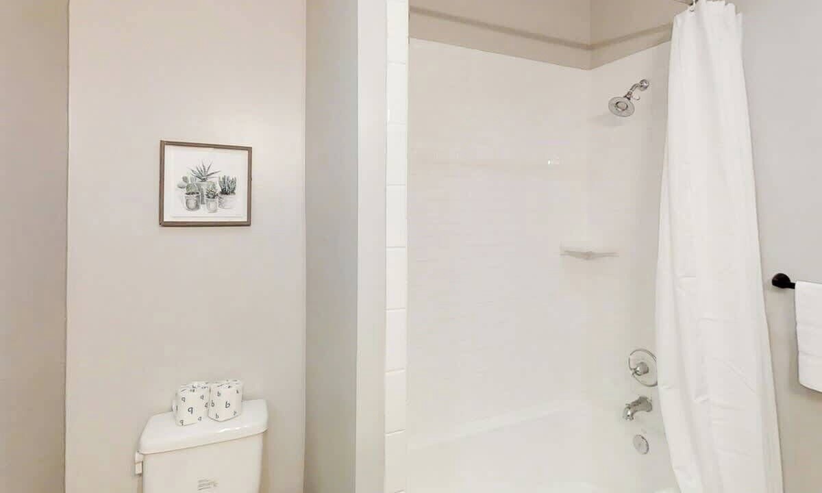 Photo of Bathroom in Lockeland Springs