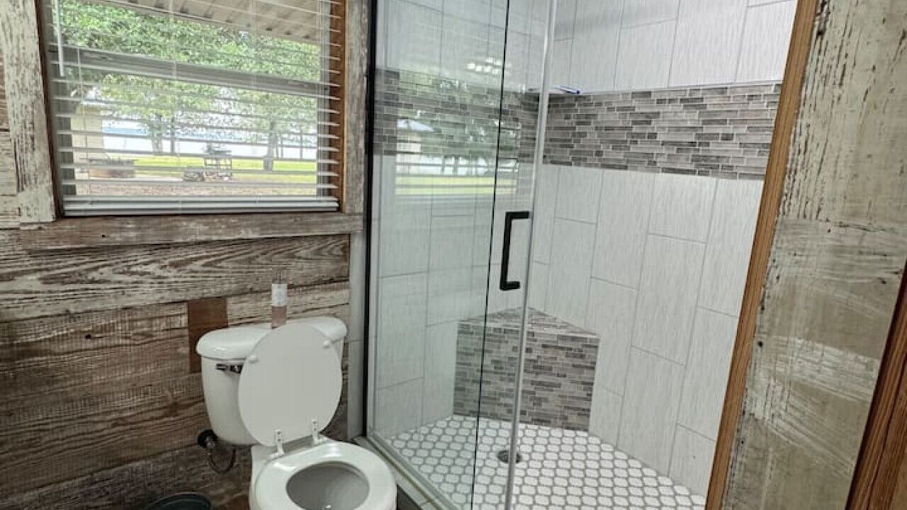 Photo of Bathroom in Cotton Gin