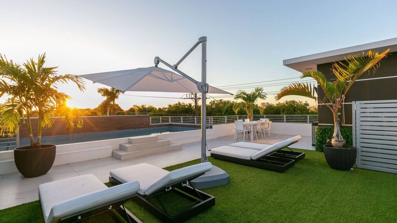 Photo of Patio Balcony in The Roads