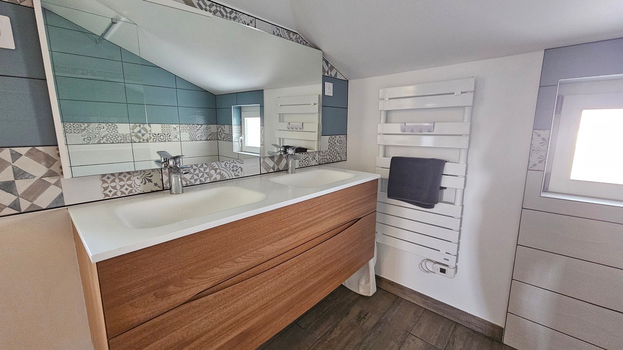 Photo of Bathroom in Rue
