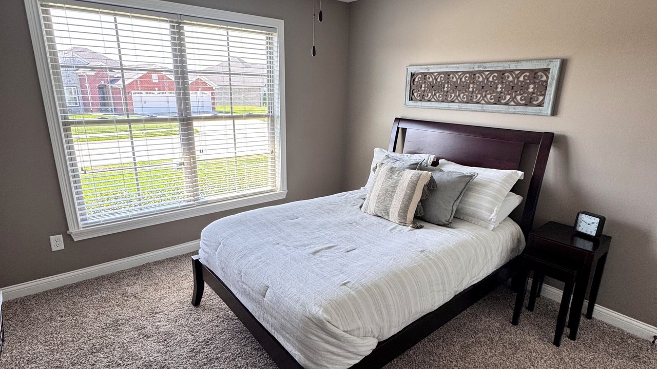 Photo of Bedroom in Speed