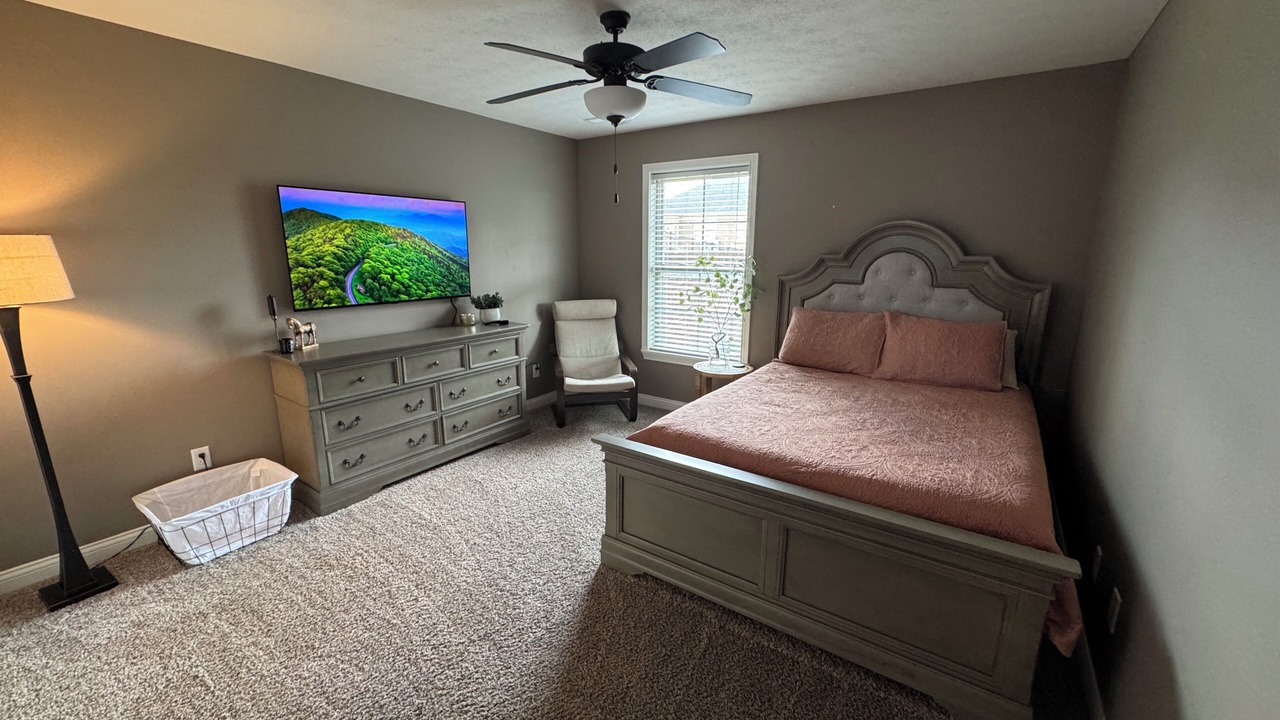 Photo of Bedroom in Speed