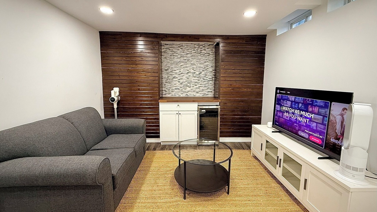 Photo of Livingroom in Ajax