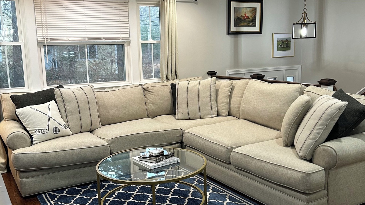 Photo of Livingroom in Foxboro