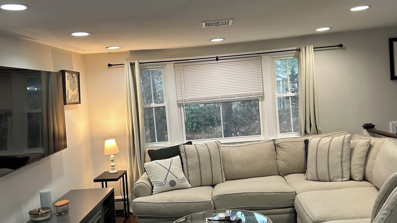 Photo of Livingroom in Foxboro