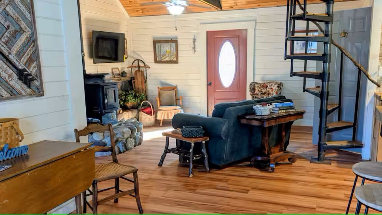 Photo of Livingroom in Keeseville