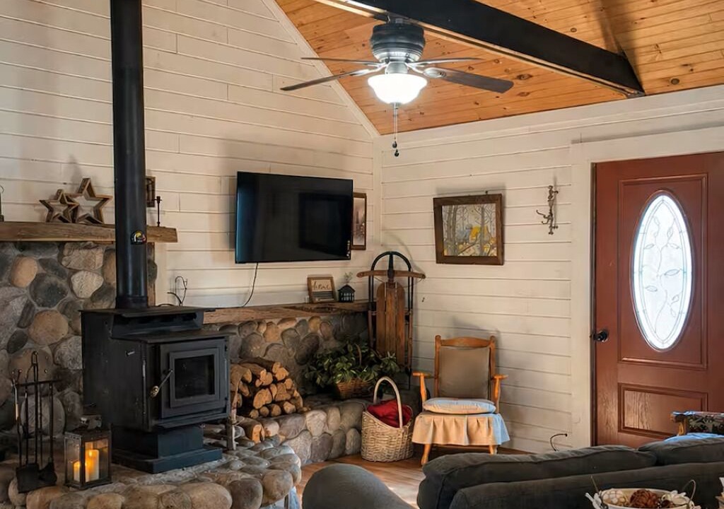 Photo of Livingroom in Keeseville