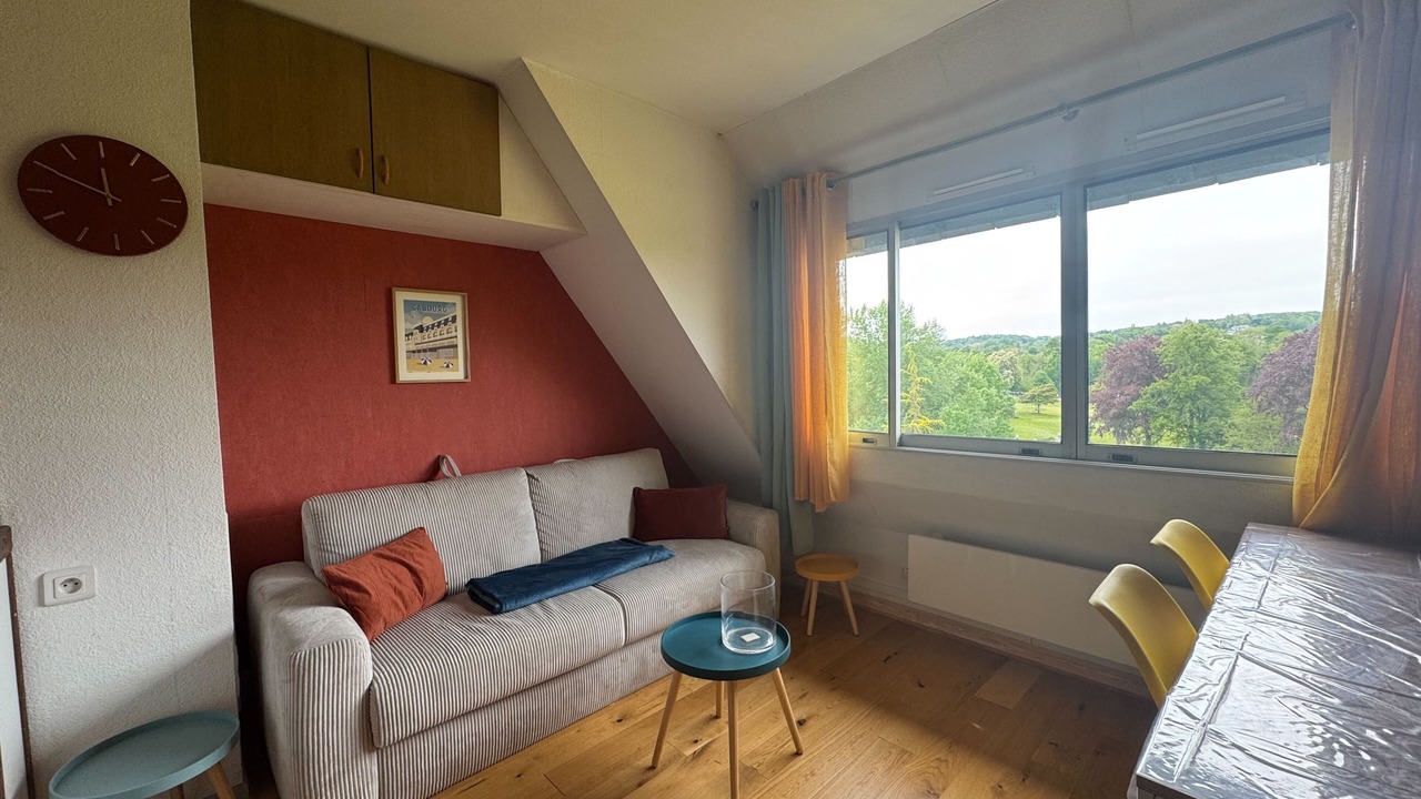 Photo of Livingroom in Clair Valon
