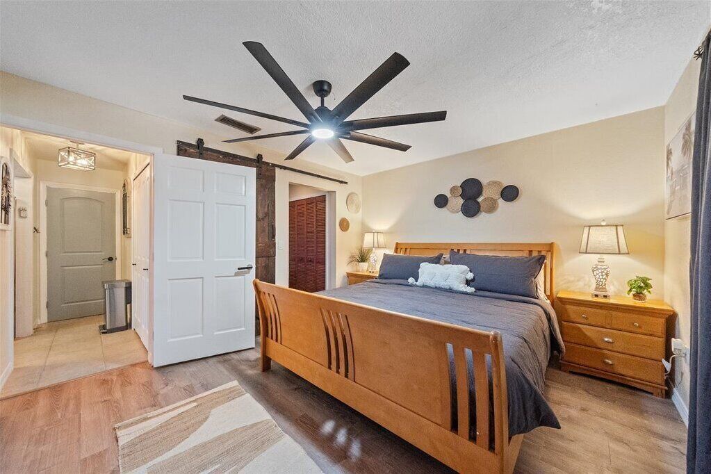 Photo of Bedroom in Lake Sarasota