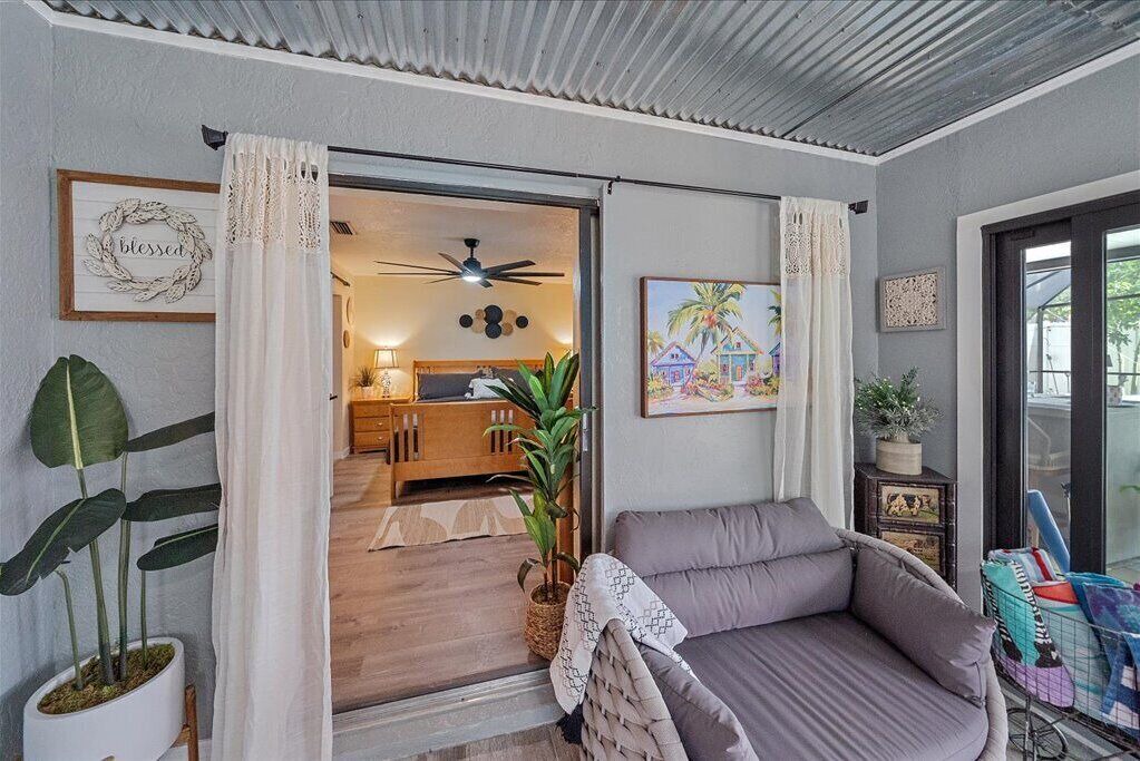 Photo of Livingroom in Lake Sarasota