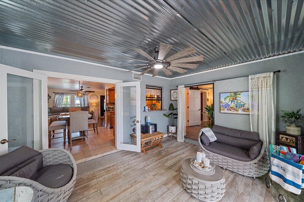 Photo of Livingroom in Lake Sarasota