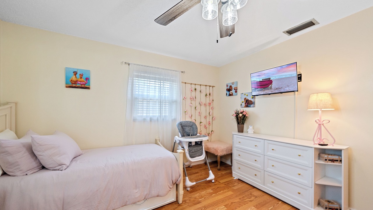 Photo of Bedroom in Lake Sarasota