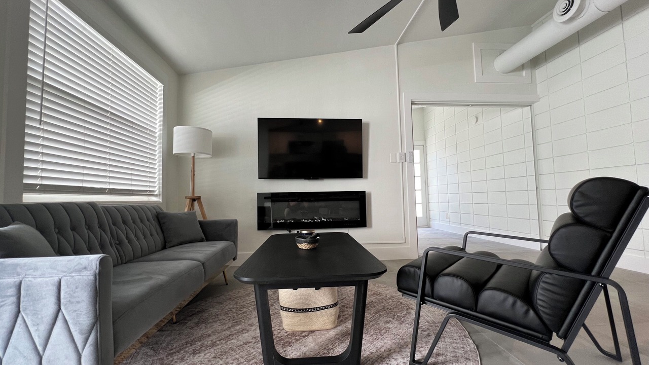 Photo of Livingroom in Gillespie Park