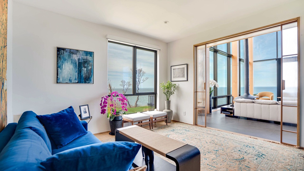 Photo of Livingroom in Baiting Hollow