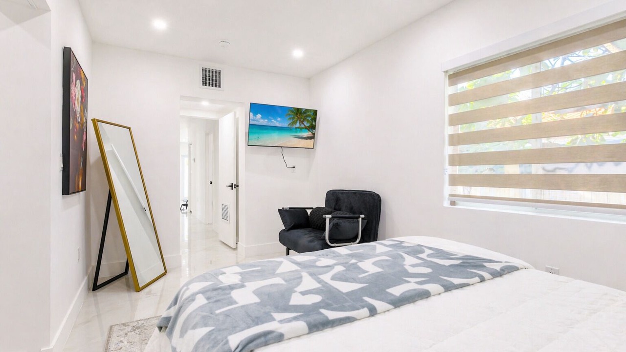Photo of Bedroom in Miami Springs
