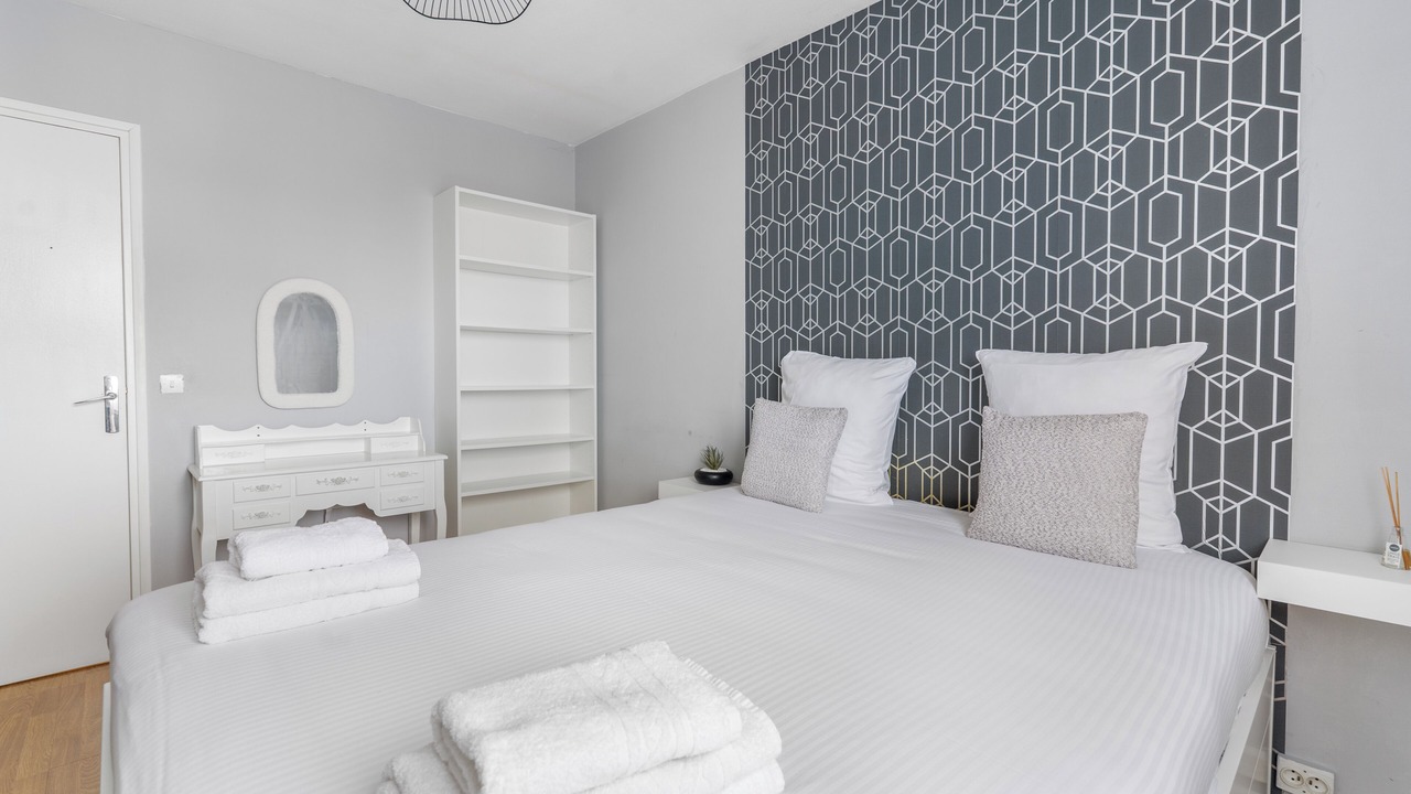 Photo of Bedroom in Asnieres-sur-Seine