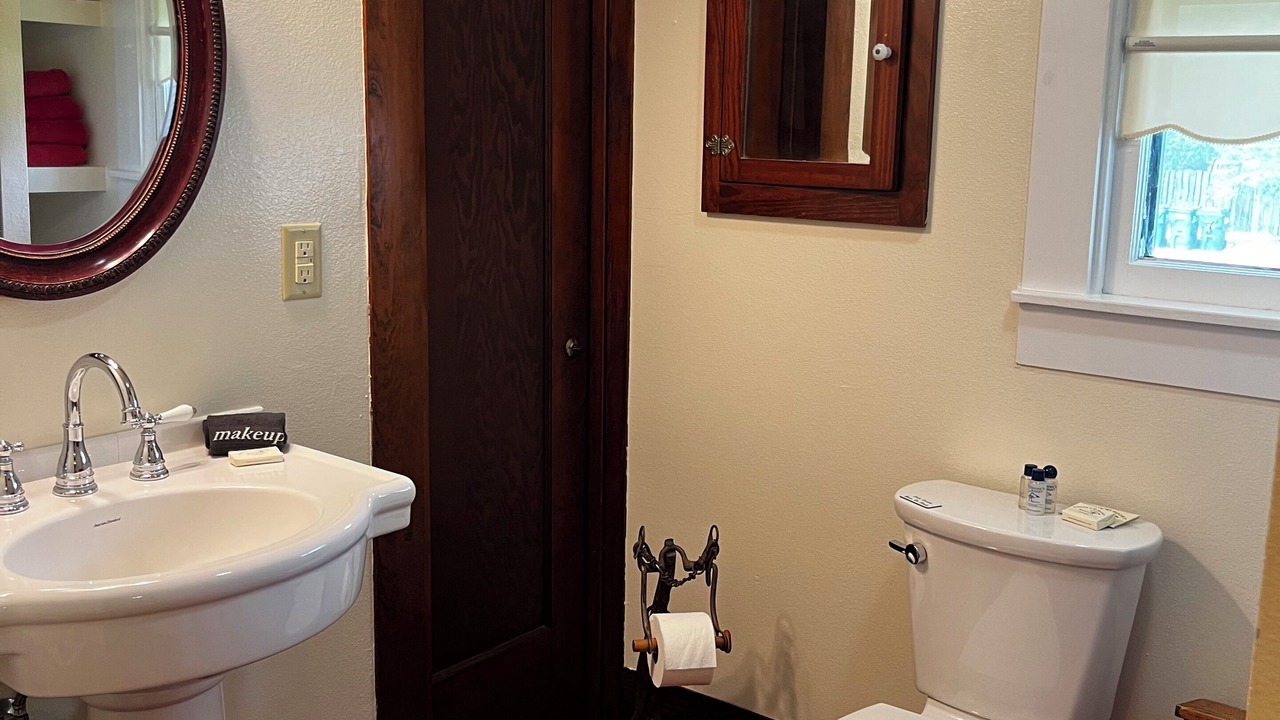 Photo of Bathroom in Flatonia