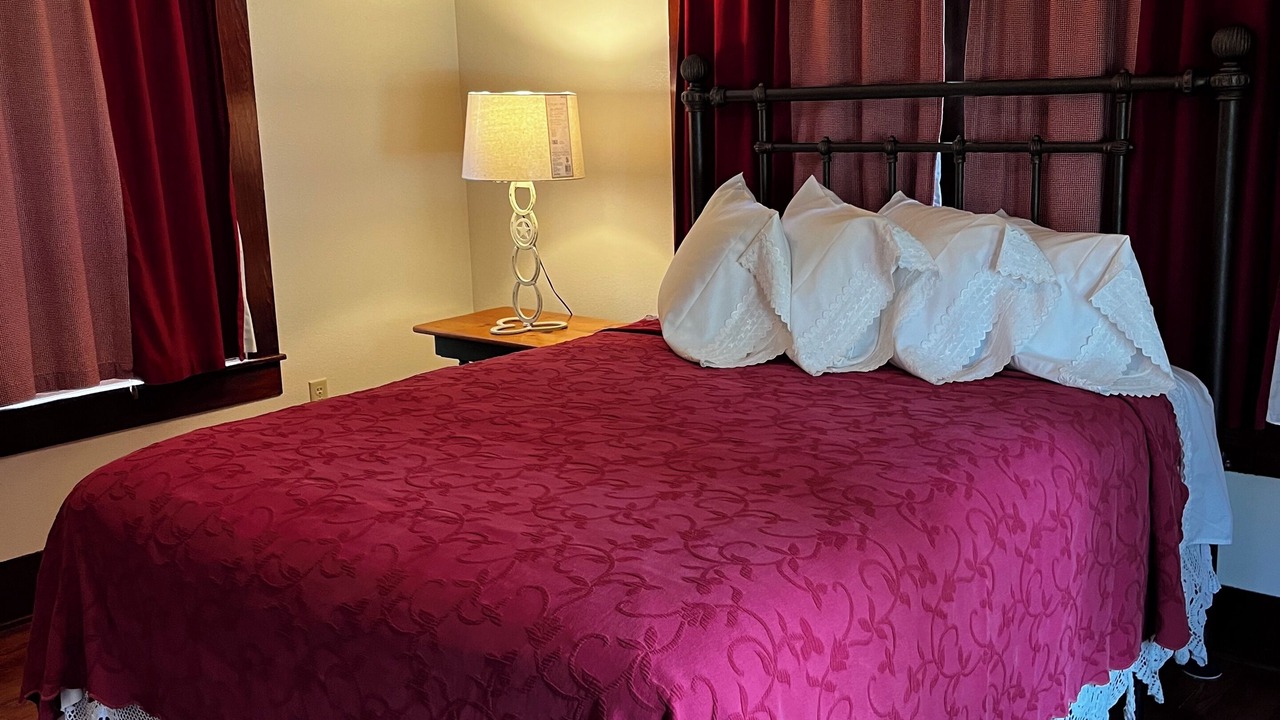 Photo of Bedroom in Flatonia