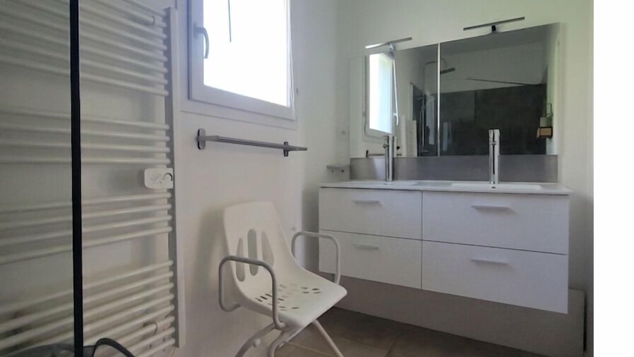 Photo of Bathroom in Saint-Etienne-de-Fontbellon