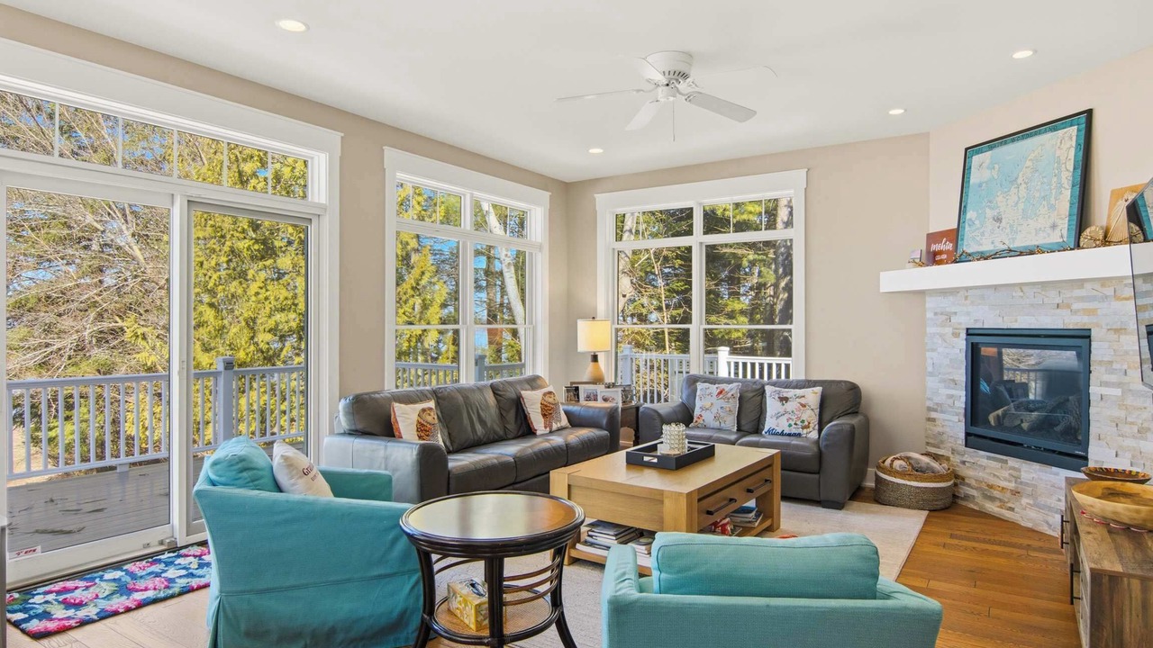 Photo of Livingroom in Alden