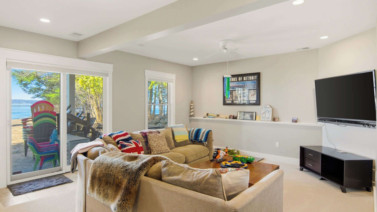 Photo of Livingroom in Alden