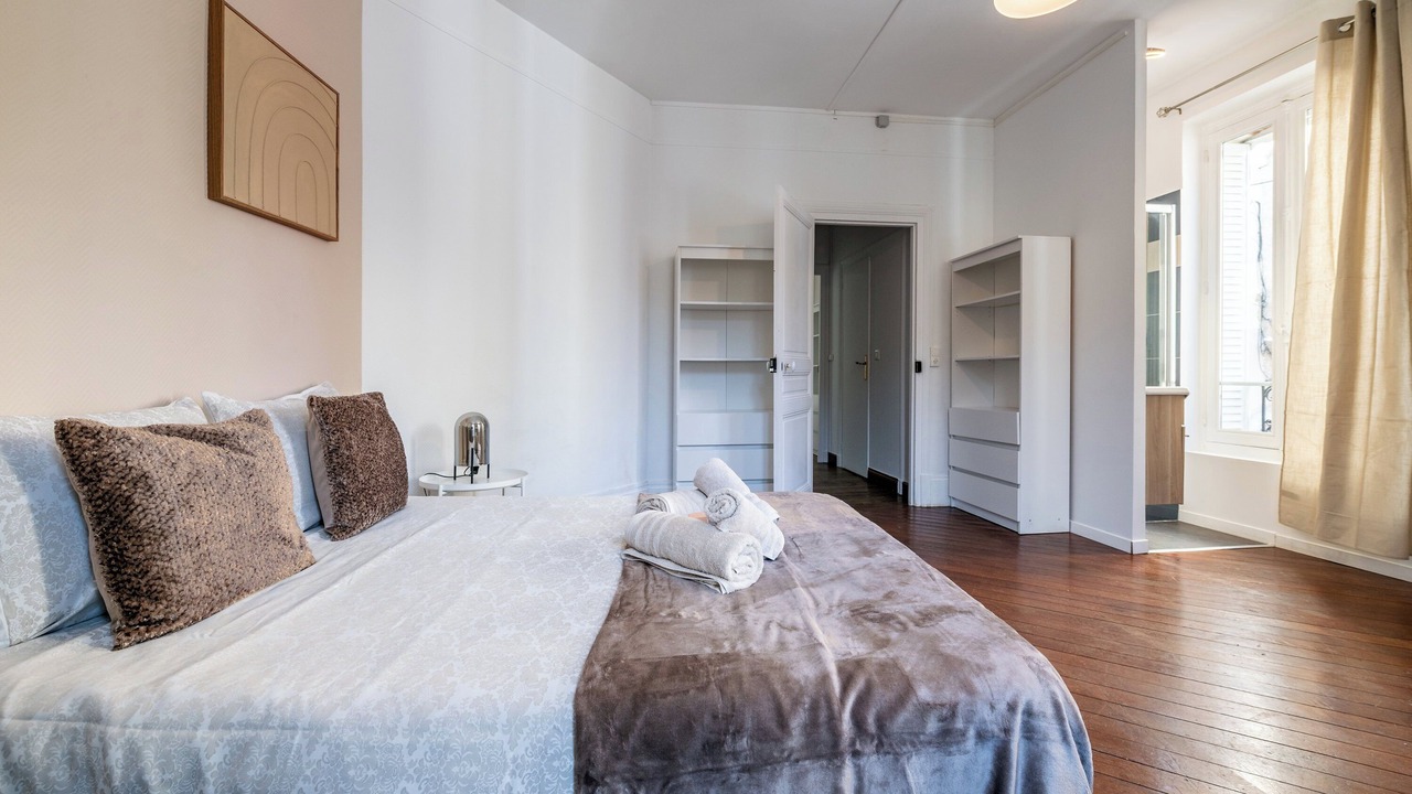 Photo of Bedroom in Villeneuve-la-Guyard