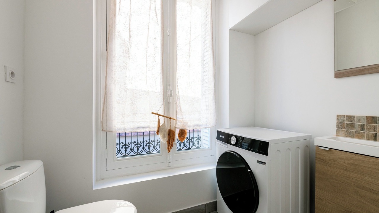 Photo of Bathroom in Villeneuve-la-Guyard
