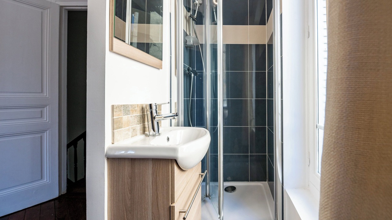 Photo of Bathroom in Villeneuve-la-Guyard