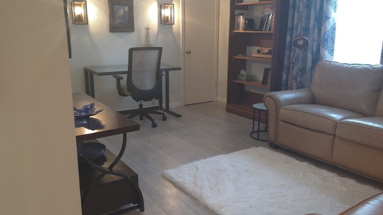 Photo of Livingroom in Central Arlington