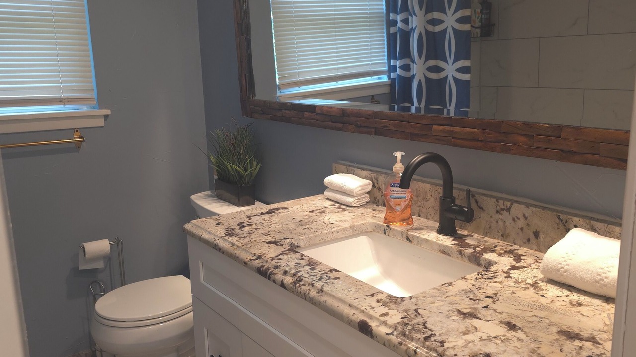 Photo of Bathroom in Central Arlington