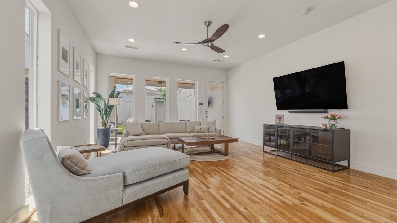 Photo of Livingroom in Old East Dallas