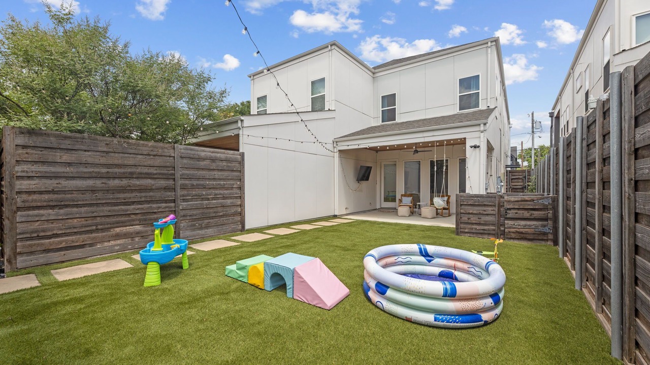 Photo of Others in Old East Dallas