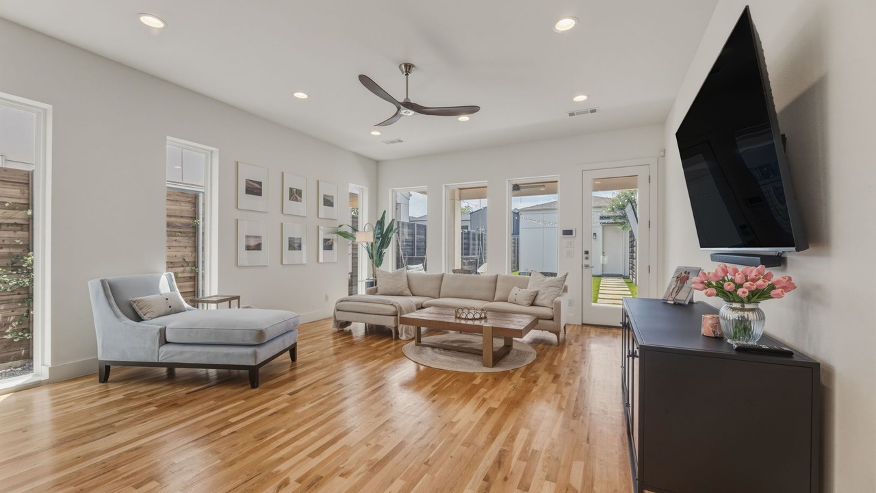 Photo of Livingroom in Old East Dallas