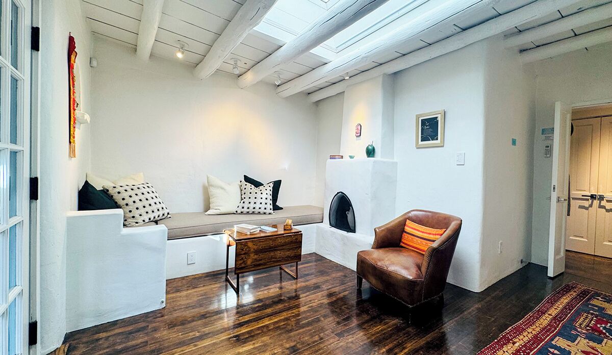 Photo of Livingroom in Historic Eastside