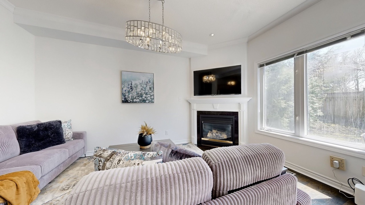 Photo of Livingroom in Richmond Hill