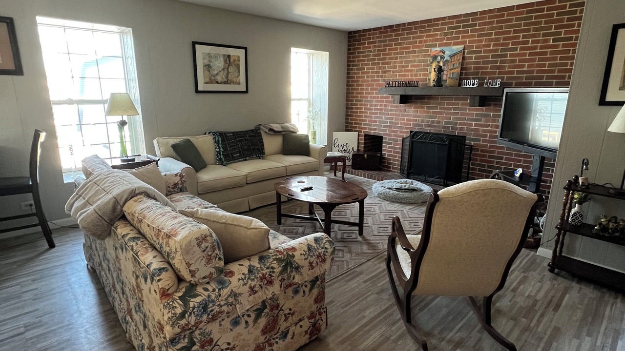 Photo of Livingroom in Hainesville