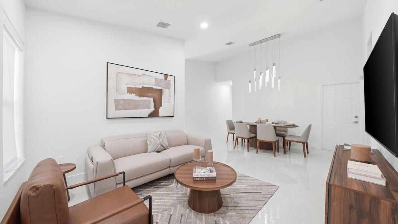 Photo of Livingroom in Miami Gardens