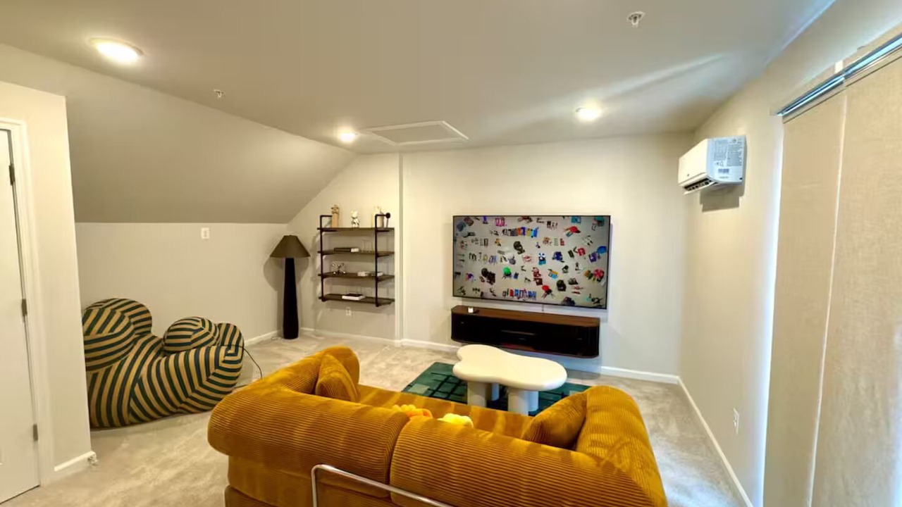 Photo of Livingroom in Upper Marlboro