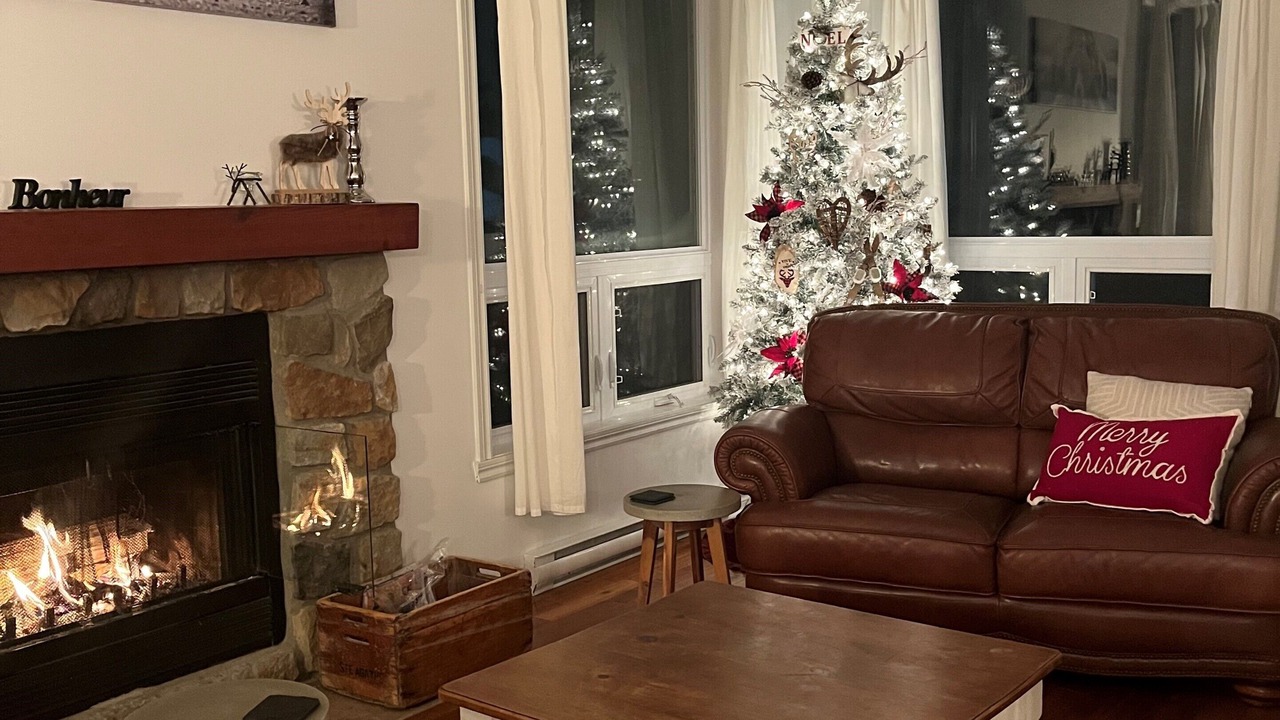 Photo of Livingroom in St-Adolphe-d'Howard