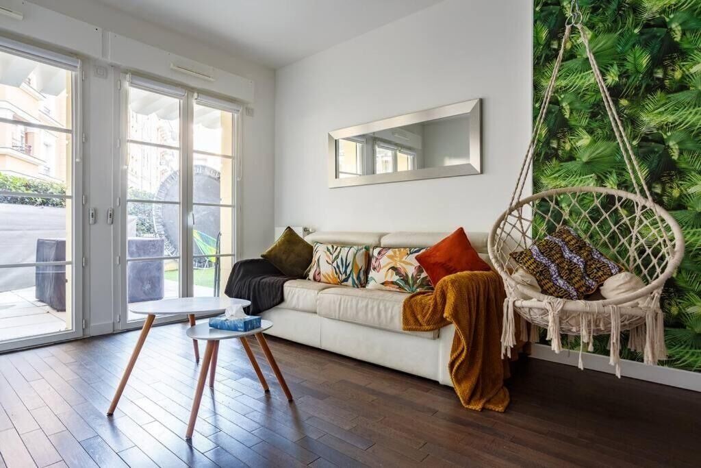 Photo of Livingroom in Le Plessis-Robinson